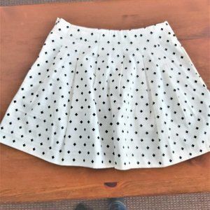 Banana Republic Sz 2 pleated mini w/ side zip